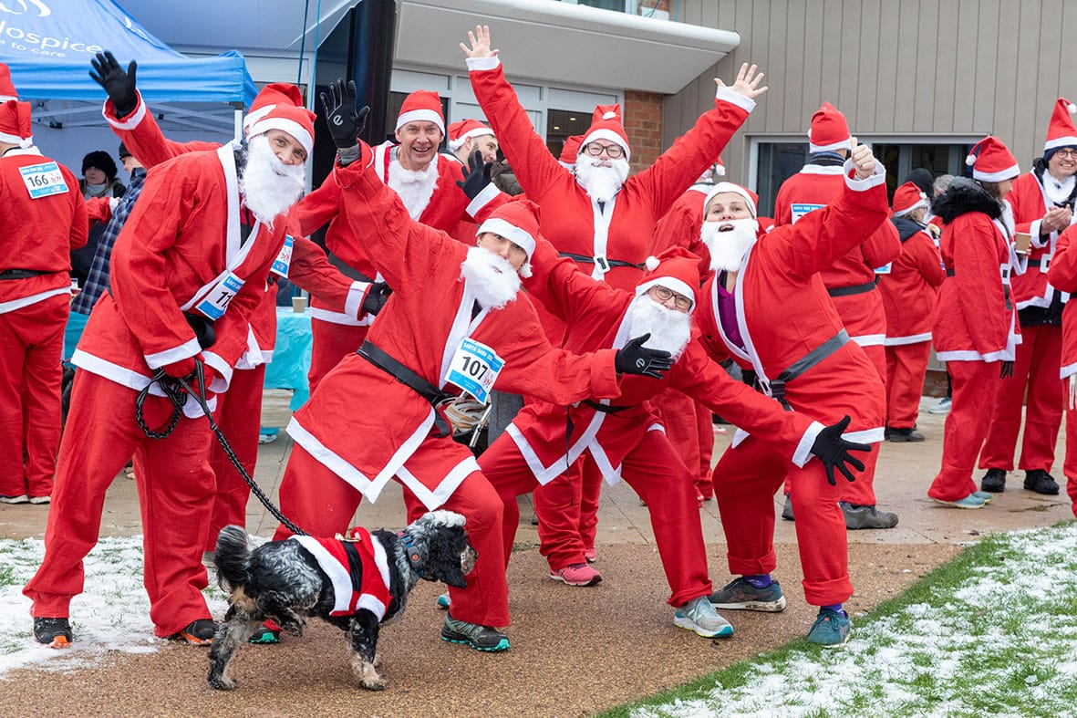 Santas at the Willen Hospice Santa Dash